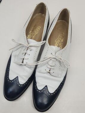 Vintage Salvatore Ferragamo White and Navy Leather Wingtip Oxfords Sz 10N